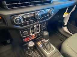 Jeep Wrangler Willys 4 Door 4x4 2025