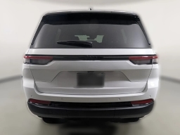 Jeep Grand Cherokee Altitude X 4x2 2025