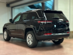 Jeep Grand Cherokee Laredo X 4x2 2026