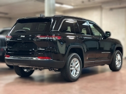 Jeep Grand Cherokee Laredo X 4x2 2026