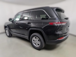 Jeep Grand Cherokee Laredo 4x2 2025