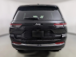 Jeep Grand Cherokee Laredo 4x2 2025