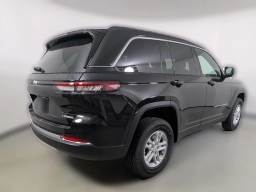 Jeep Grand Cherokee Laredo 4x2 2025