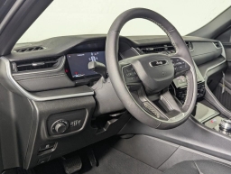 Jeep Grand Cherokee Laredo 4x2 2025