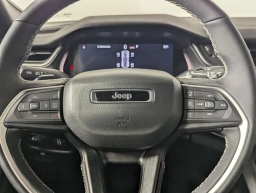 Jeep Grand Cherokee Laredo 4x2 2025