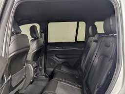 Jeep Grand Cherokee Laredo Altitude 4x2 2026