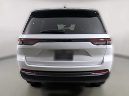 Jeep Grand Cherokee Laredo Altitude 4x2 2026