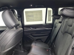 Jeep Grand Cherokee Laredo Altitude 4x2 2026