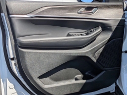 Jeep Grand Cherokee Laredo Altitude 4x2 2026