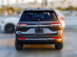 Jeep Grand Cherokee Laredo Altitude 4x2 2026