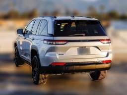 Jeep Grand Cherokee Altitude X 4x4 2025