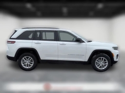 Jeep Grand Cherokee Laredo X 4x4 2026