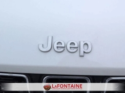 Jeep Grand Cherokee Laredo X 4x4 2026