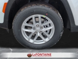 Jeep Grand Cherokee Laredo X 4x4 2026