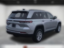 Jeep Grand Cherokee Laredo X 4x4 2026