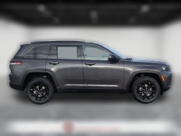 Jeep Grand Cherokee Laredo Altitude 4x4 2026