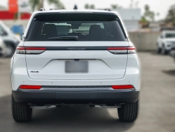 Jeep Grand Cherokee Laredo Altitude 4x4 2026