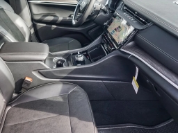 Jeep Grand Cherokee Laredo Altitude 4x4 2026