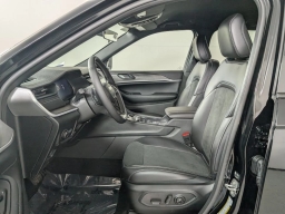 Jeep Grand Cherokee Laredo Altitude 4x4 2026