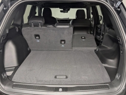 Jeep Grand Cherokee Laredo Altitude 4x4 2026