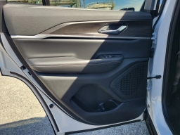 Jeep Grand Cherokee Laredo Altitude 4x4 2026