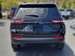 Jeep Grand Cherokee Laredo Altitude 4x4 2026