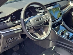 Jeep Grand Cherokee Laredo Altitude 4x4 2026