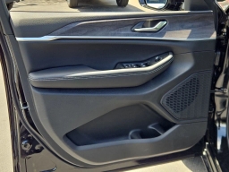 Jeep Grand Cherokee Laredo Altitude 4x4 2026