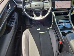 Jeep Grand Cherokee Laredo Altitude 4x4 2026