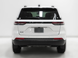 Jeep Grand Cherokee Laredo Altitude 4x4 2026