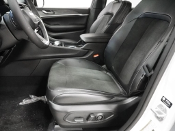 Jeep Grand Cherokee Laredo Altitude 4x4 2026