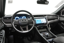 Jeep Grand Cherokee Laredo Altitude 4x4 2026