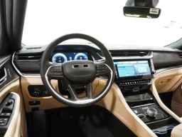 Jeep Grand Cherokee Laredo Altitude 4x4 2026