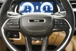 Jeep Grand Cherokee Laredo Altitude 4x4 2026