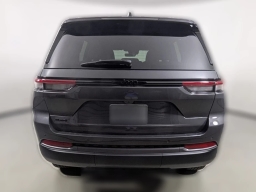 Jeep Grand Cherokee Laredo Altitude 4x4 2026