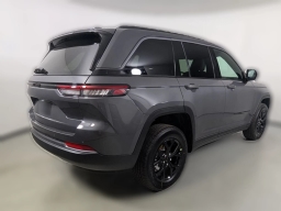 Jeep Grand Cherokee Laredo Altitude 4x4 2026