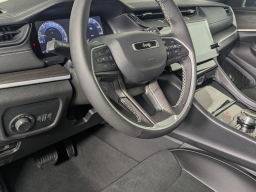 Jeep Grand Cherokee Laredo Altitude 4x4 2026