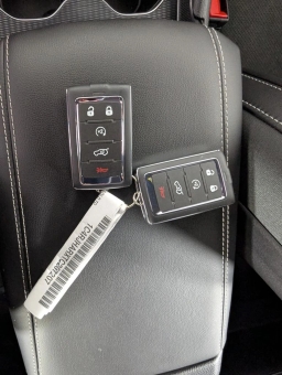 Jeep Grand Cherokee Laredo Altitude 4x4 2026