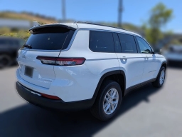 Jeep Grand Cherokee L Laredo 4x2 2026