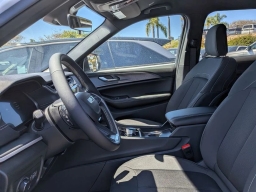 Jeep Grand Cherokee L Laredo 4x2 2026