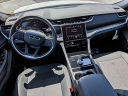 Jeep Grand Cherokee L Laredo 4x2 2026