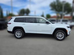 Jeep Grand Cherokee L Laredo X 4x4 2026