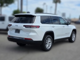 Jeep Grand Cherokee L Laredo X 4x4 2026