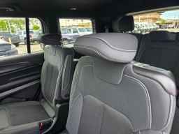 Jeep Grand Cherokee L Laredo X 4x4 2026