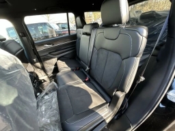 Jeep Grand Cherokee L Laredo Altitude 4x4 2026