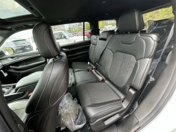 Jeep Grand Cherokee L Laredo Altitude 4x4 2026