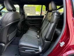 Jeep Grand Cherokee L Laredo Altitude 4x4 2026