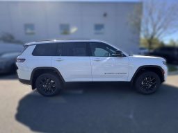 Jeep Grand Cherokee L Laredo Altitude 4x4 2026