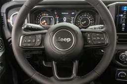 Jeep Gladiator Sahara 4x4 2026