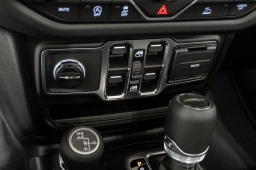 Jeep Gladiator Sahara 4x4 2026